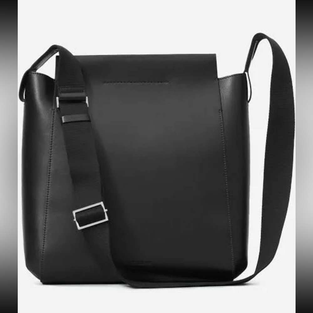 Everlane Black Leather Crossbody Bag